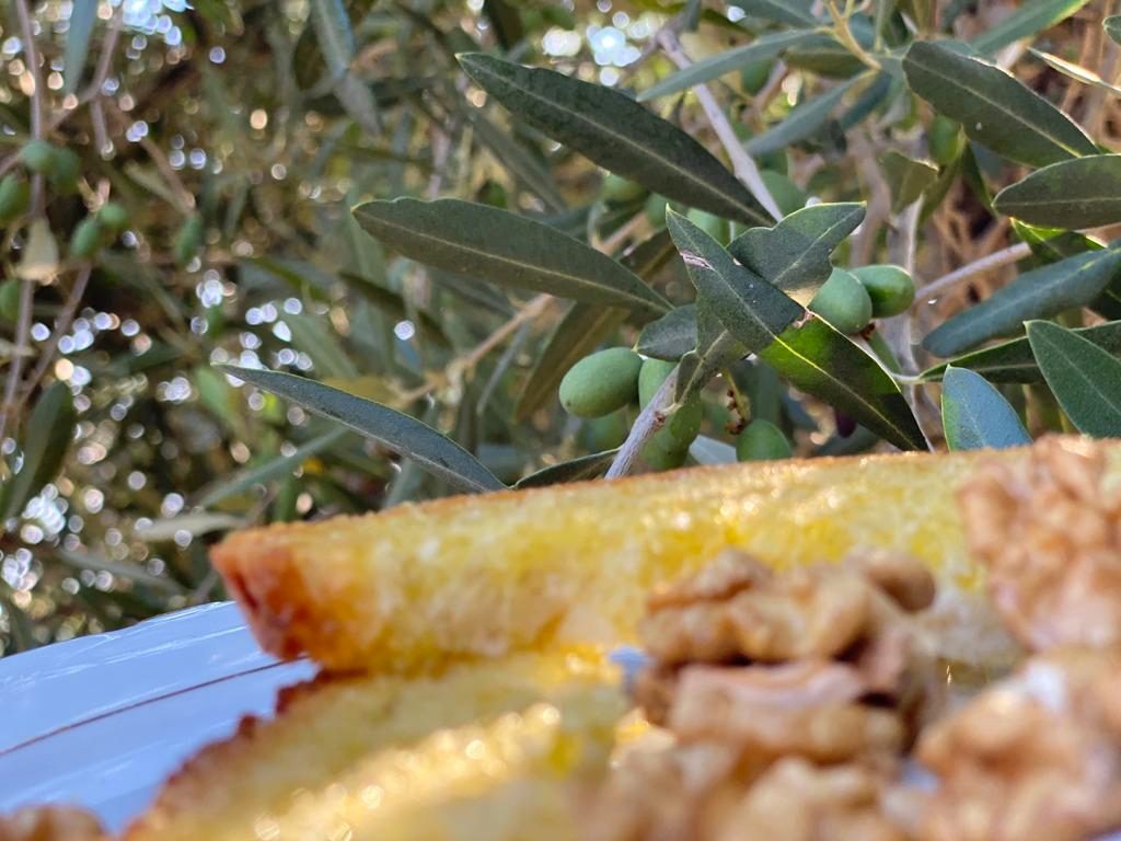 Pane condito con olio extra vergine di oliva